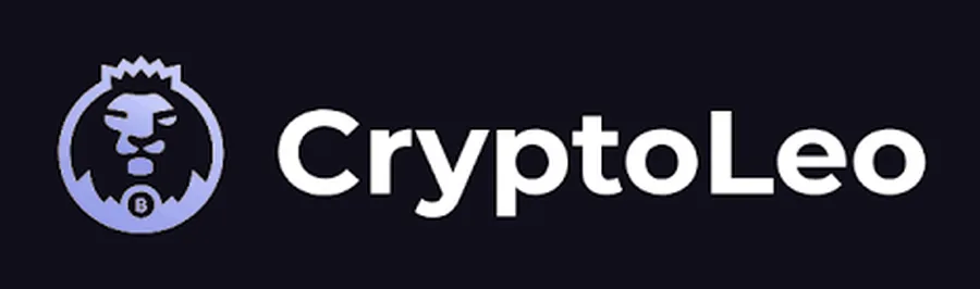 La marca de CryptoLeo tal como la publicó el operador: una cabeza de león estilizada dentro de un círculo con una moneda pequeña en la base, junto a la palabra CryptoLeo en blanco sobre un fondo casi negro.